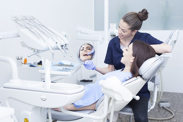 Who Needs Dental Bonding In Cosmetic Dentistry?