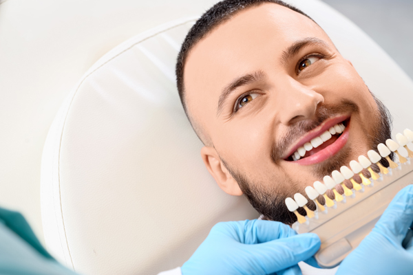 Signs You Could Benefit From Seeing A Veneers Dentist